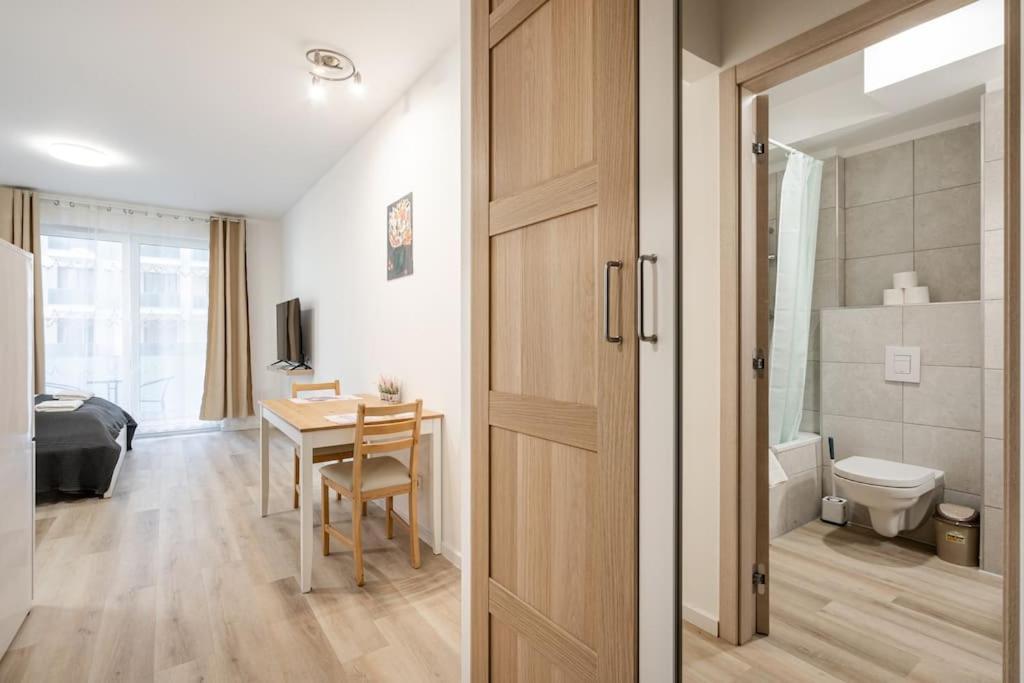 Oaks With Balcony Apartman